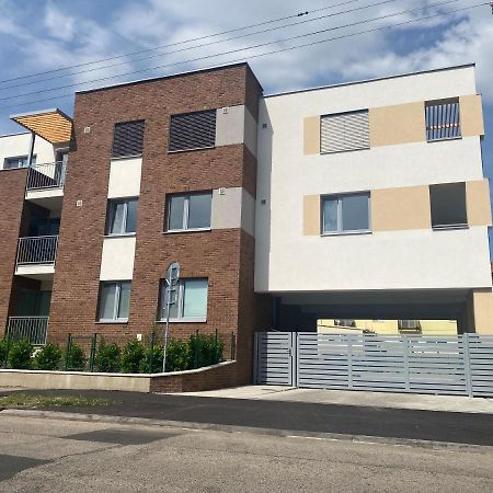 Maja Apartman Dunajská Streda Exterior foto